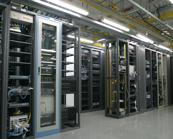 搭建网站前必知的香港原生IP相关信息